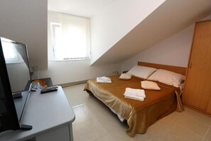 Basic Apartment, 2 Bedrooms, Non Smoking, Balcony
