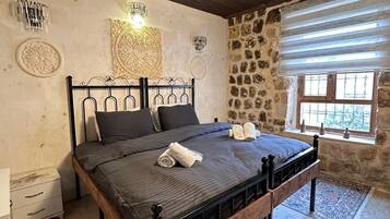 Superior Room, Valley View | Laptop workspace, iron/ironing board, free WiFi