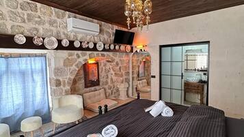 Panoramic Room, Valley View | Laptop workspace, iron/ironing board, free WiFi