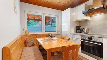 Réfrigérateur, four, plaque de cuisson, lave-vaisselle