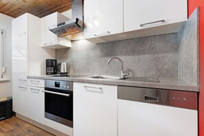 Réfrigérateur, four, plaque de cuisson, lave-vaisselle