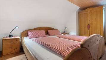 3 bedrooms, free WiFi, bed sheets