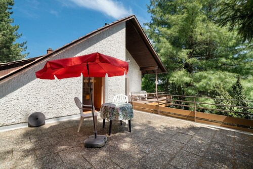 Appartement 'No. 9' avec vue montagne et balcon; chiens supplémentaires sur demande