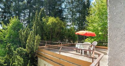 Holiday Apartment 'No. 9' with Mountain View and Balcony; additional dogs upon request