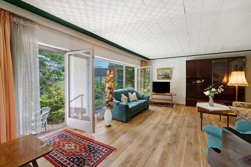 Ferienwohnung 'Nr 10' mit Bergblick und privater Terrasse; weitere Hunde auf Anfrage