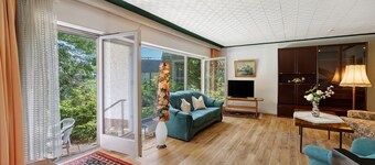 Holiday Apartment 'No. 10' with Mountain View and Private Terrace; additional dogs upon request