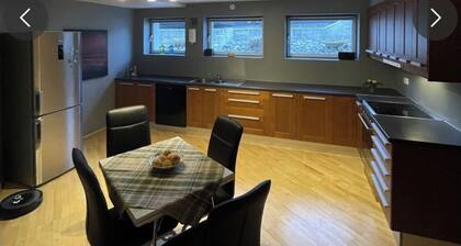 Centralized & Cozy Room available for a relaxed stay with Free parking and WiFi