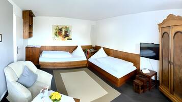 1 bedroom, free WiFi, bed sheets