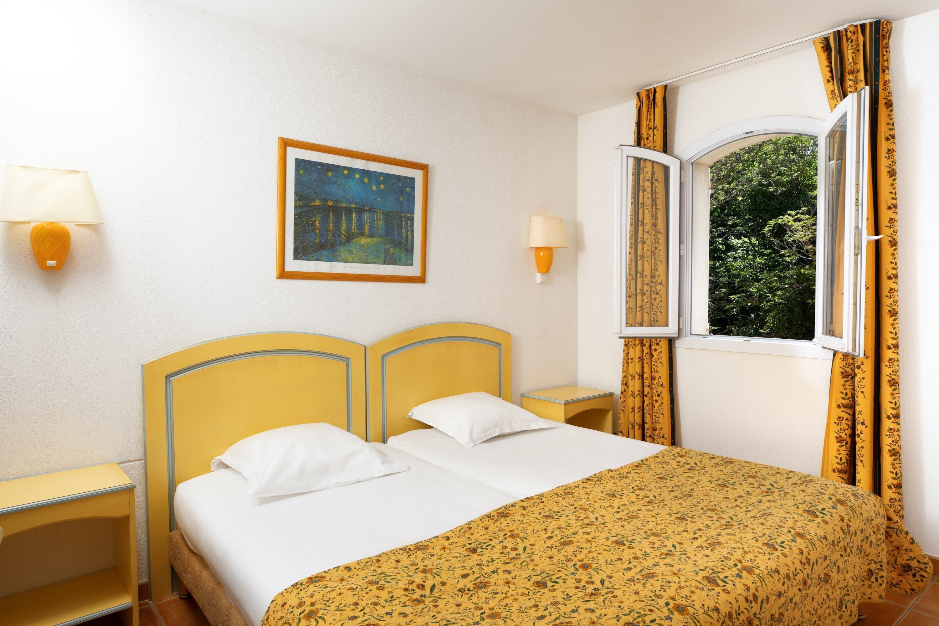 2 bedrooms, in-room safe, WiFi, bed sheets