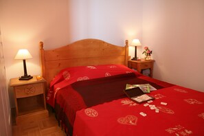 4 chambres, fer et planche à repasser, Wi-Fi (supplément)