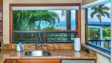 Luxury Apartment, Ocean View, Garden Area | Private kitchen | Electric kettle, toaster