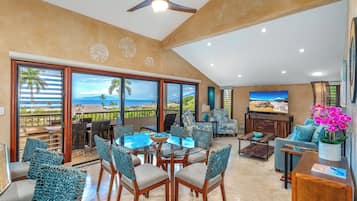 Luxury Apartment, Ocean View, Garden Area | Living area