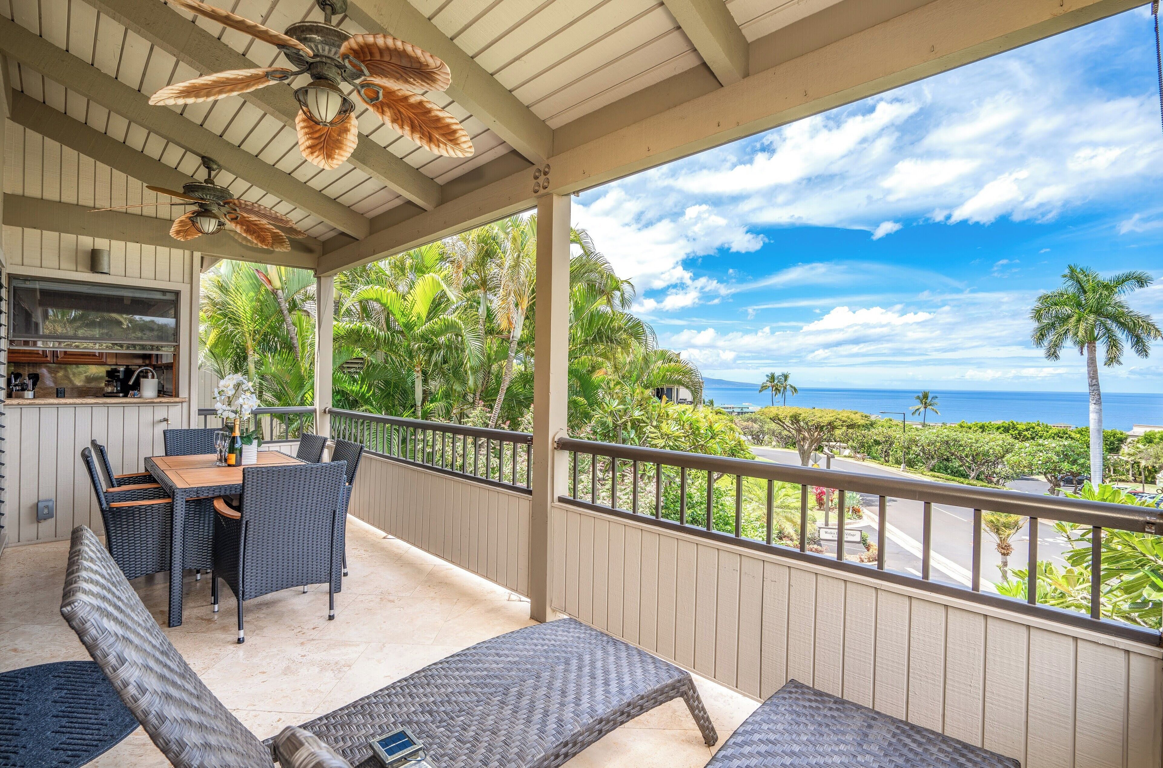 Luxury Apartment, Ocean View, Garden Area | Lanai
