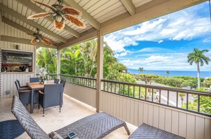 Luxury Apartment, Ocean View, Garden Area | Lanai