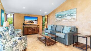 Luxury Apartment, Ocean View, Garden Area | Living area