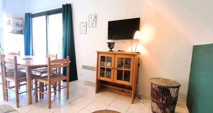 2 Rooms for 6 People