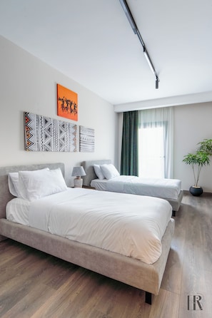 4 bedrooms, iron/ironing board, WiFi, bed sheets