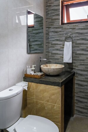 Shower, hair dryer, bidet, towels - 3BR Private Pool & Garden Seminyak Legian (Bali)
