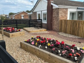 Cottage | Property grounds - North Sands (Chathill)
