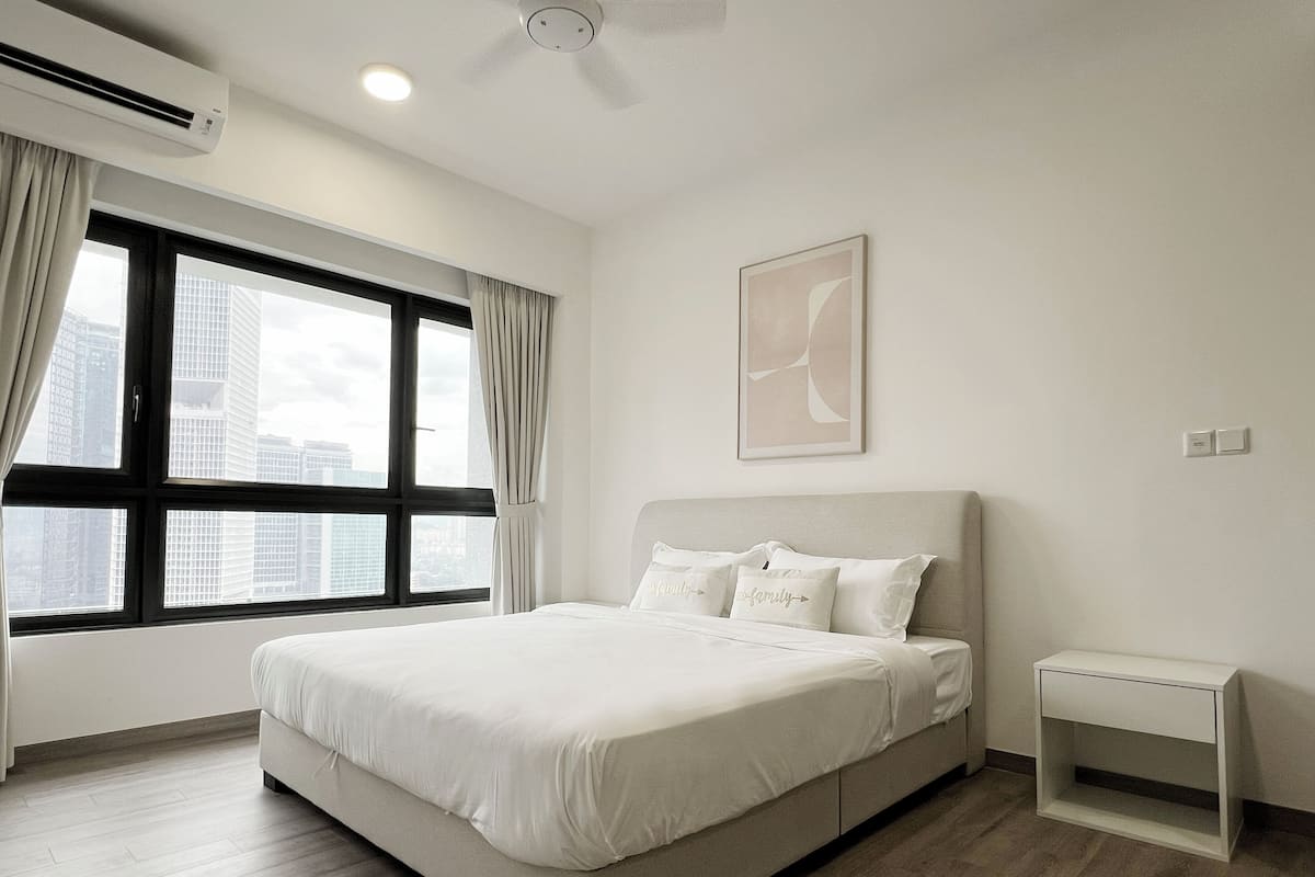 Two bedroom double bath king bed twin bed Suite