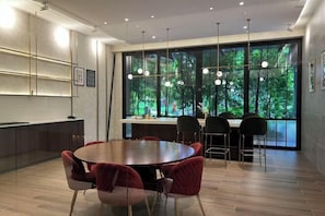 Interior - Agile Bukit Bintang TRX by QC(KLCC Pavilion) (Kuala Lumpur)