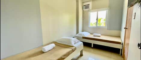 Free WiFi, bed sheets