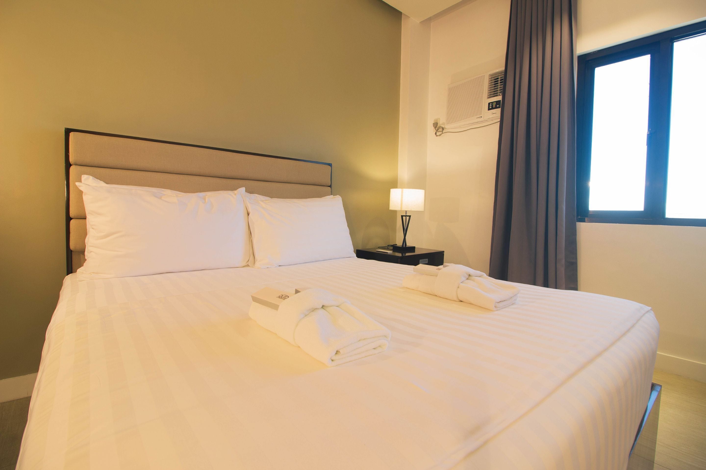 Desk, free WiFi, bed sheets