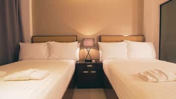 Family Room | 1 bedroom, desk, free WiFi, bed sheets
