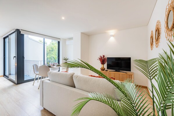 Basic Apartment, 1 Double Bed with Sofa bed, Non Smoking | Living area