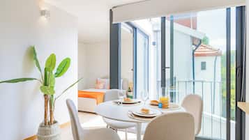 Basic Apartment, 1 Double Bed with Sofa bed, Non Smoking | Living area