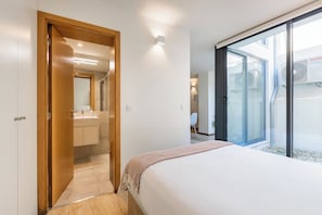 Basic Apartment, 1 Double Bed with Sofa bed, Non Smoking