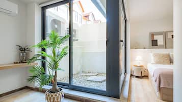 Basic Apartment, 1 Double Bed with Sofa bed, Non Smoking | Living area