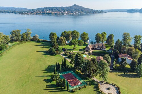 Villa in Lesa mit 4 Schlafzimmern 8 Schlafplätzen