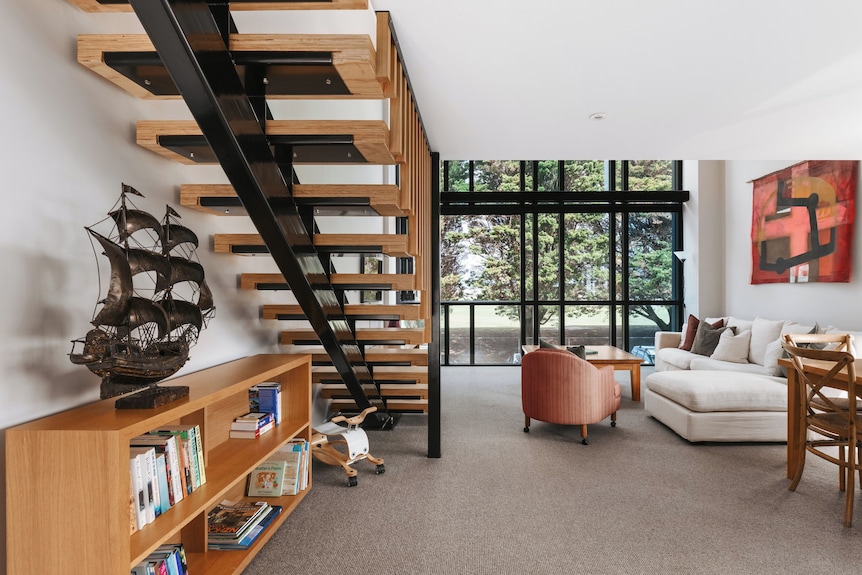 Parkview - Stylish Two-level Apartment Next To Bay Oval With Off-street Parking & Steps From Cafés - Tauranga