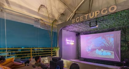 The Hosteller Bangalore, Brigade Road