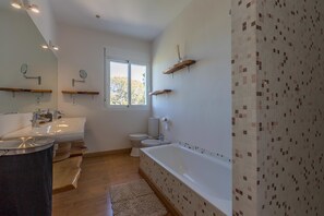 Dusche, Whirlpool, Haartrockner