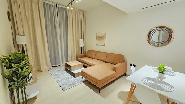 1 bedroom, iron/ironing board - OYO HOME 1404 Premium 1bed Apt At Jvc Be (Dubai)