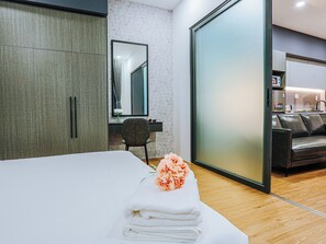 Deluxe tweepersoonskamer | Een bureau, gratis wifi