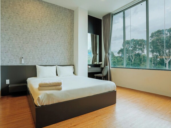 Premier Double Room, City View