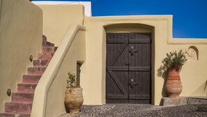 Unclassified image, 4 of 44, button - Mansion Kyani with pool, large terrace and sea view (Fira)