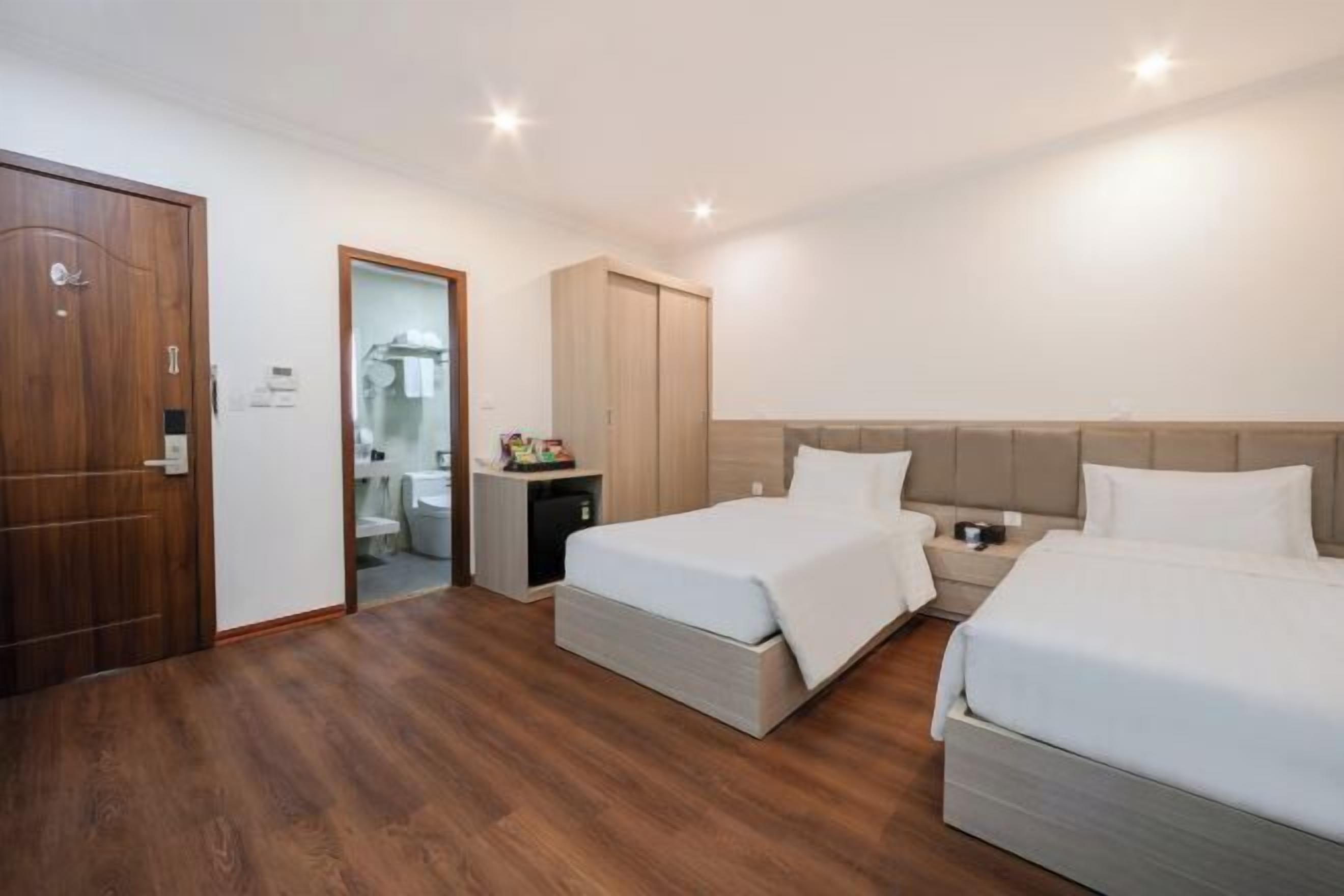 Caja fuerte, escritorio, espacio para trabajar con un portátil