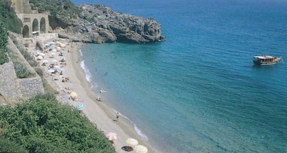 Villa with a Pool and Jacuzzi