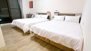 Down duvets, free WiFi - Hidden Villa (Chaozhou)