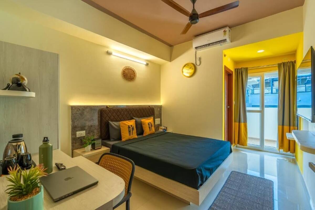 Phòng đôi Deluxe (Balcony) | Truy cập Internet không dây miễn phí, bộ trải giường 