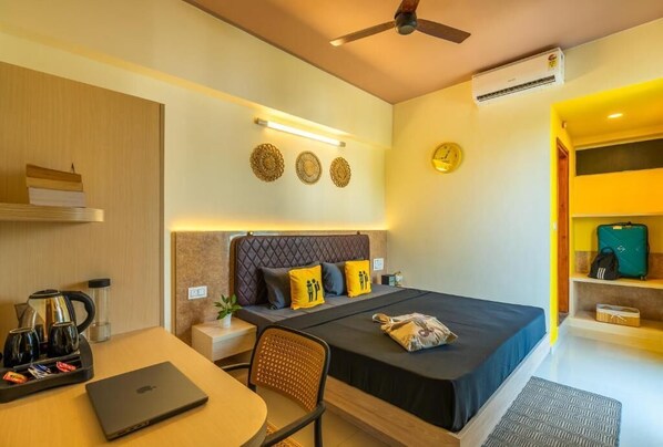 Chambre supérieure double (Balcony) | Accès au Wi-Fi (inclus), literie fournie