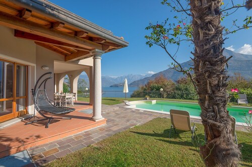 My Rental Homes - Villa Cremia  with infrared sauna, Jacuzzi and lake view