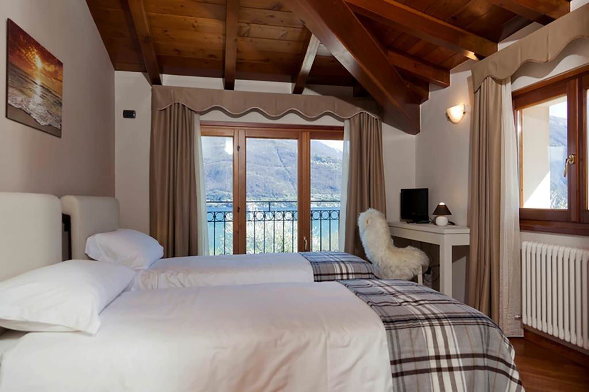 6 bedrooms, iron/ironing board, travel crib, free WiFi