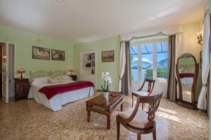 6 bedrooms, iron/ironing board, free WiFi - My Rental Homes - Villa Meridiana with direct access to a beach and private pool (Calozzo)