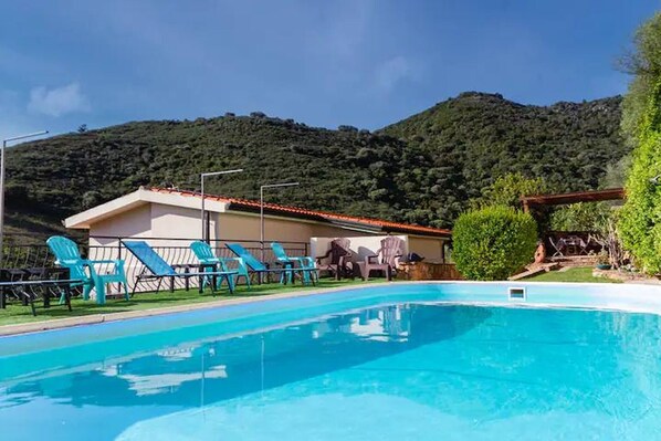 Villa, 3 Yatak Odası, Kişiye Özel Havuzlu | Havuz | Açık yüzme havuzu 