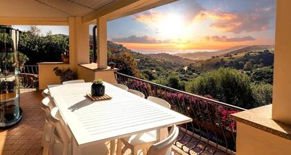 Villa With Terrace Overlooking the Sea
